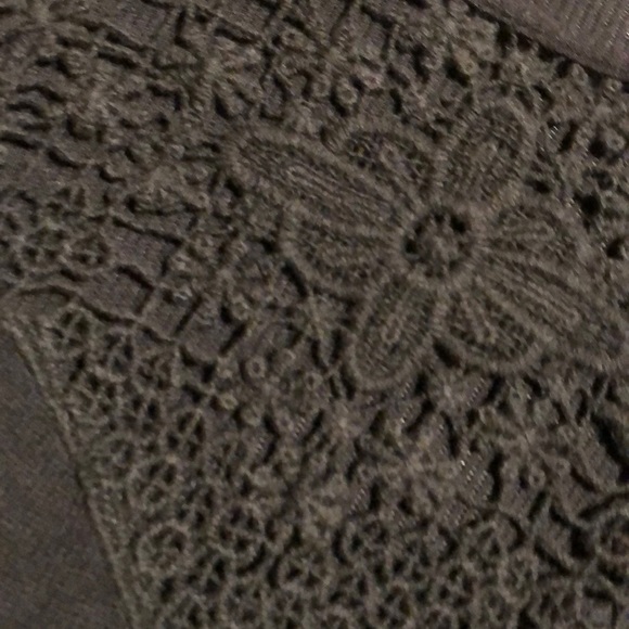 Forever 21 T-shirt - Picture 2 of 2